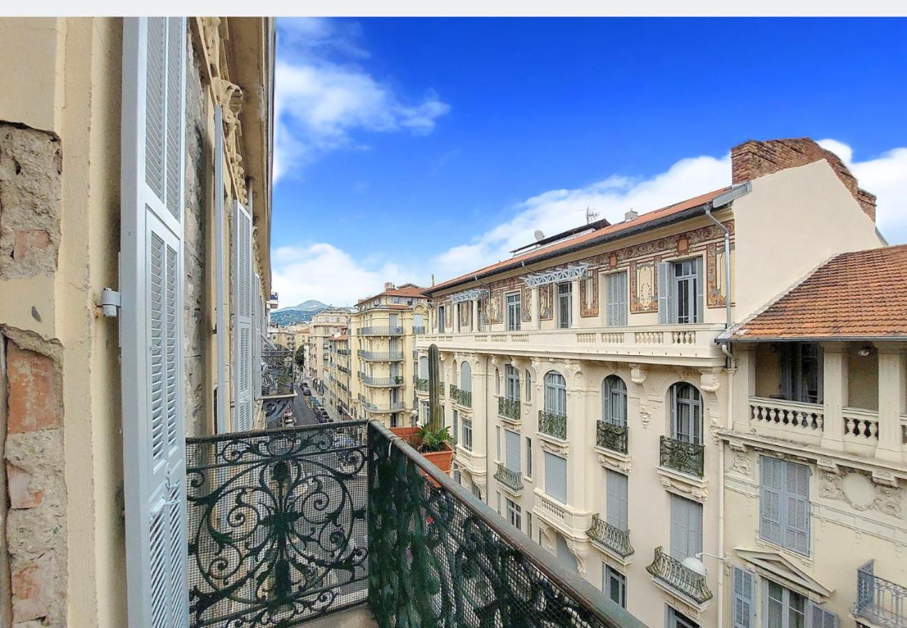 Nestor&jeeves - Pepyte - Design - Near * Nizza